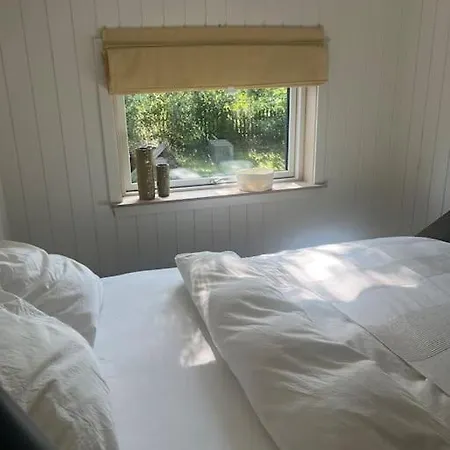 Wunderschoenes Sommerhaus In *