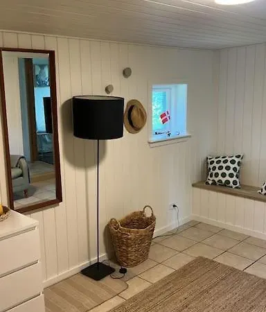 Wunderschoenes Sommerhaus In *